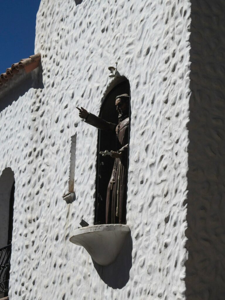 Humahuaca: San Francisco Solano, l'automate qui bénit la ville tous les jours à midi...