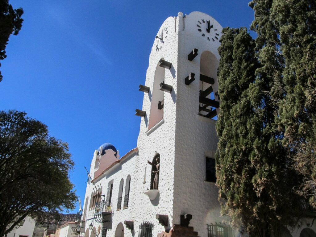 Humahuaca: cherchez San Francisco, l'automate qui bénit la ville tous les jours à midi...