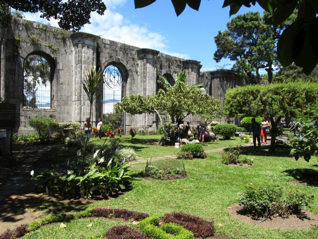Cartago: les ruines d'une église transformée en parc