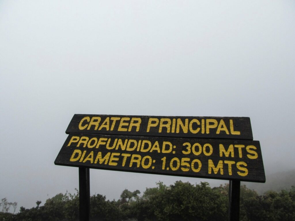 Volcan Irazu: nada ! Tout est dans le brouillard ;)