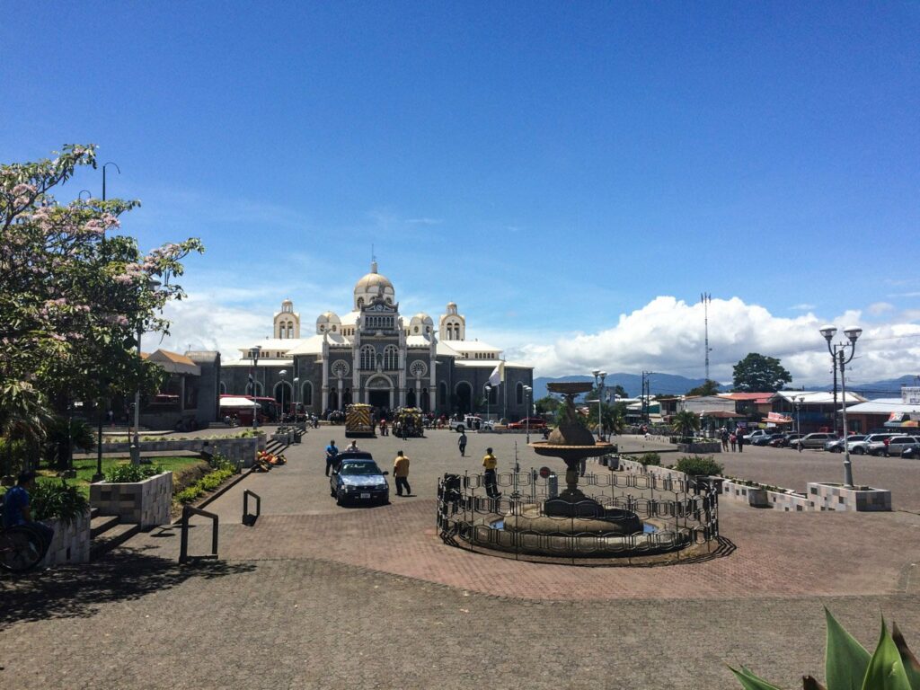 Cartago: la Basilica Nuestra Señora de los Angeles