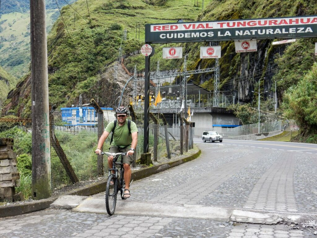 Baños et la Ruta de las Cascadas