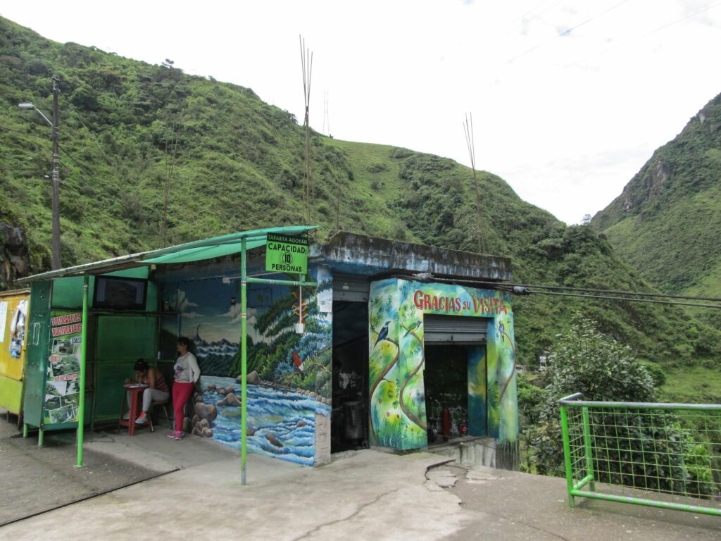 Baños et la Ruta de las Cascadas