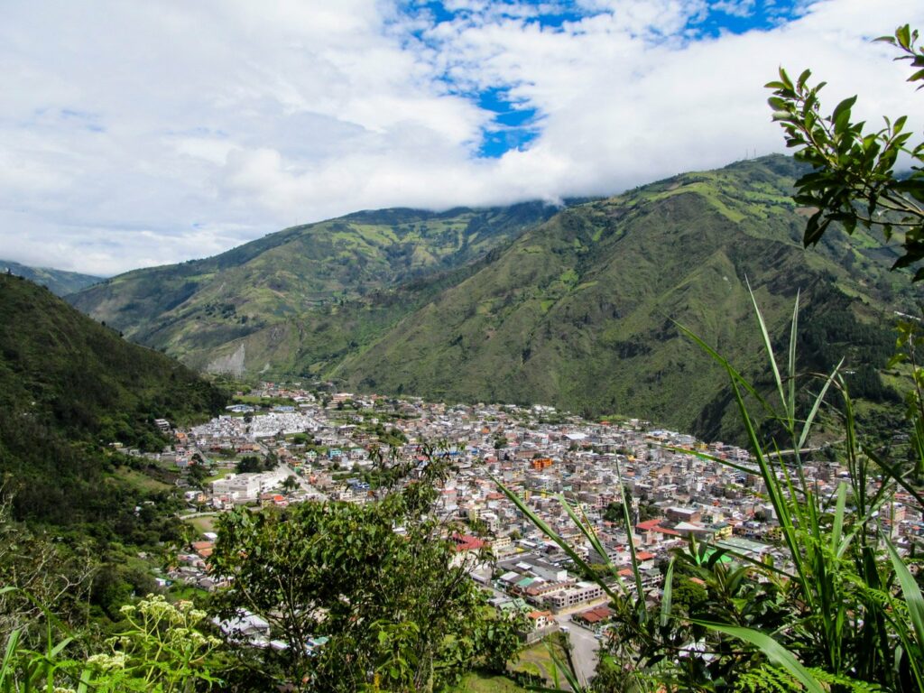 Baños et la Ruta de las Cascadas