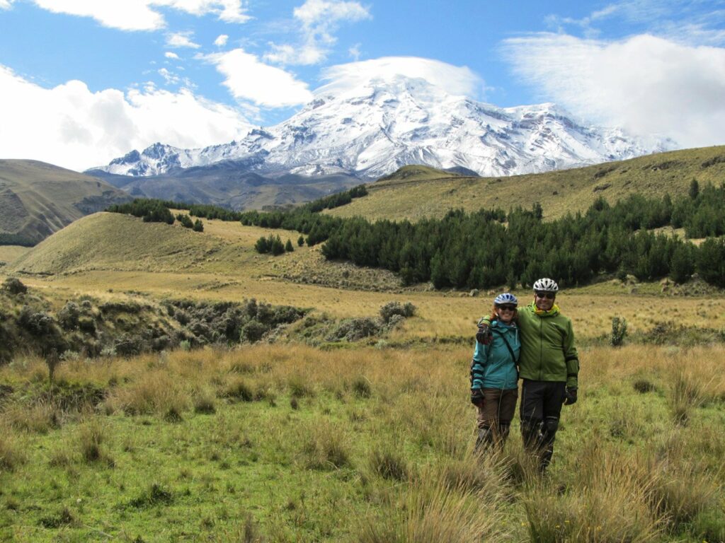 Descente du volcan Chimborazo à vélo. La face sud, la plus belle des faces du Chimborazo.