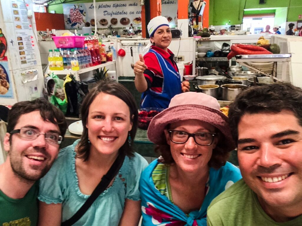 Baños: repas de midi au Mercado Central