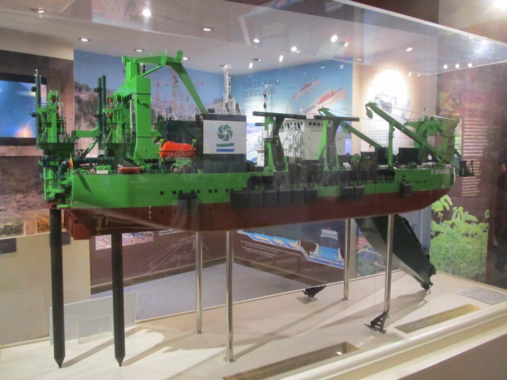 Canal de Panama: bateau de dragage proposé par une entreprise belge ! Oui, les Belges participent au projet d'extension du Canal !