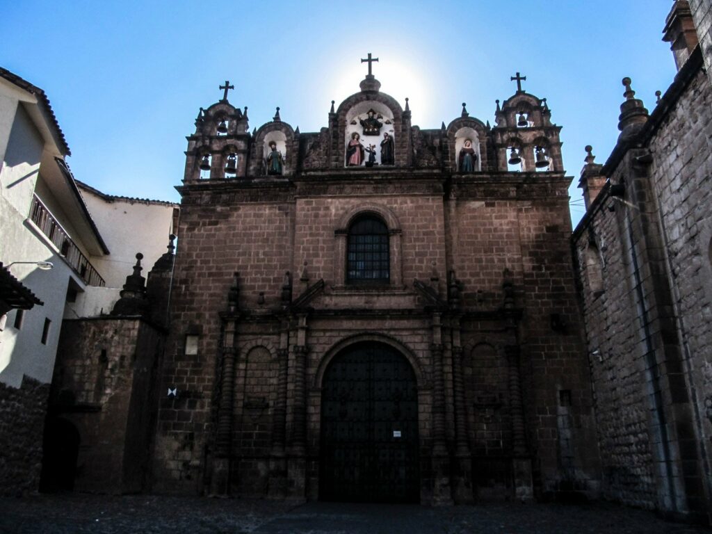 Cusco: la Iglesia de la Sagrada Familia