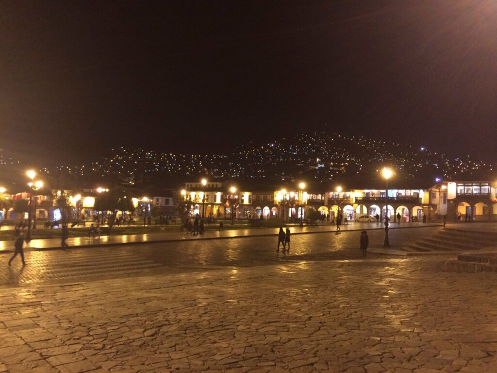 Cusco: la Plaza de Armas by night