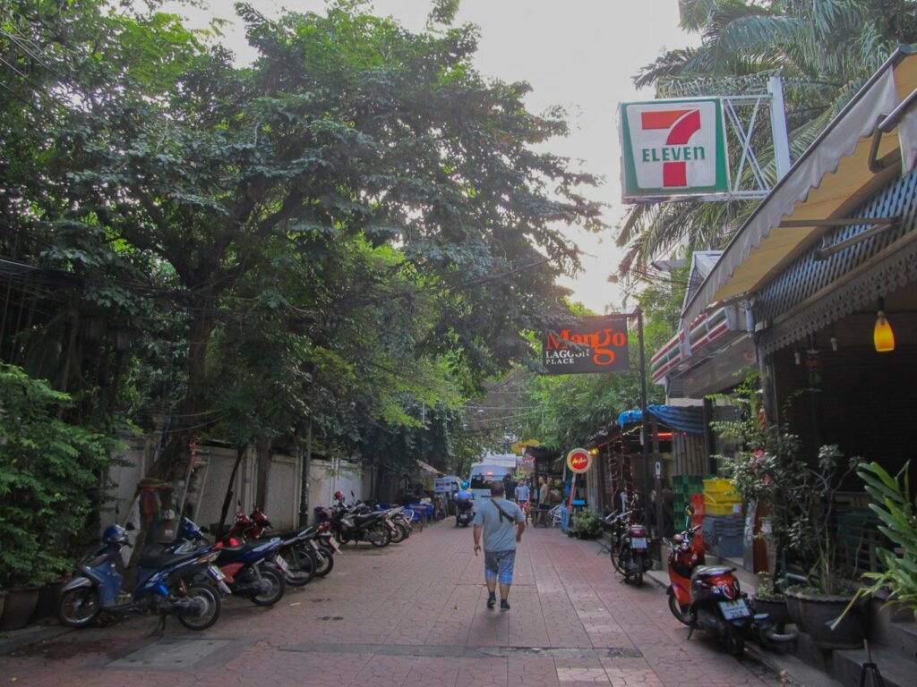 Bangkok: que ferait-on sans "7 Eleven"? Il y en a partout ici.