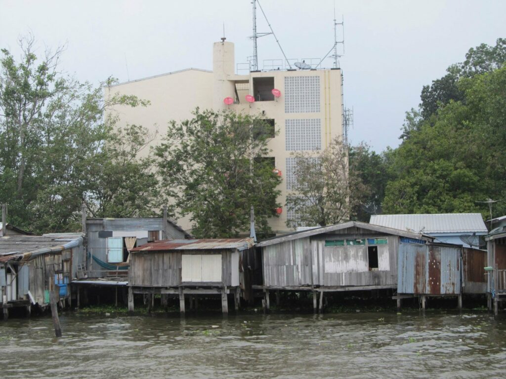 Bangkok: maisons sur pilotis