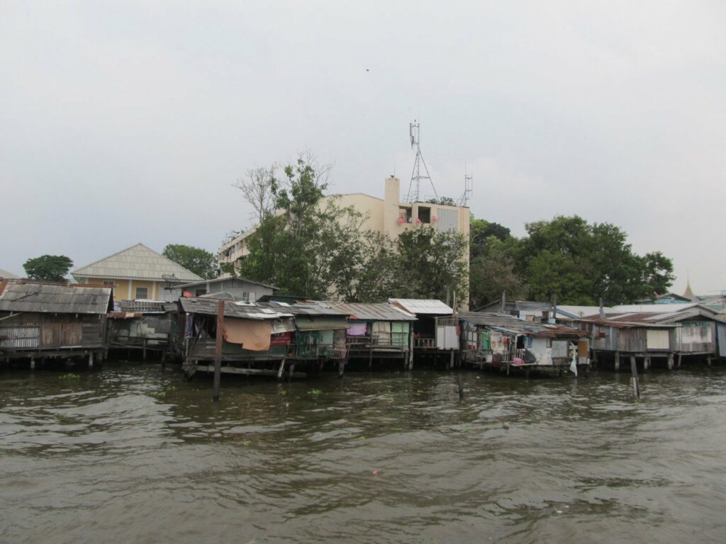 Bangkok: maisons sur pilotis