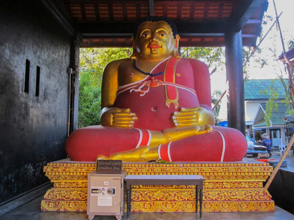 Chiang Mai: celui-ci n'est pas un bouddha mais Tan Pra Maha Kajjana